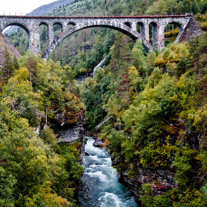 The incredible Kylling Bridge and Vermafossen waterfall