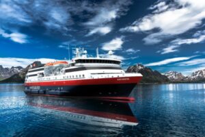 Rafsundet_Lofoten_Nytt-Hurtigruten-skip