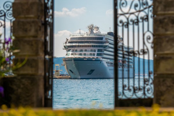 VIKING-IN-KUSADASI_11_320