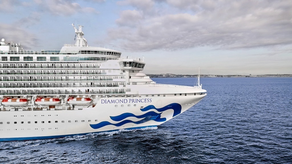 Diamond Princess Begins Homeporting Season in Singapore