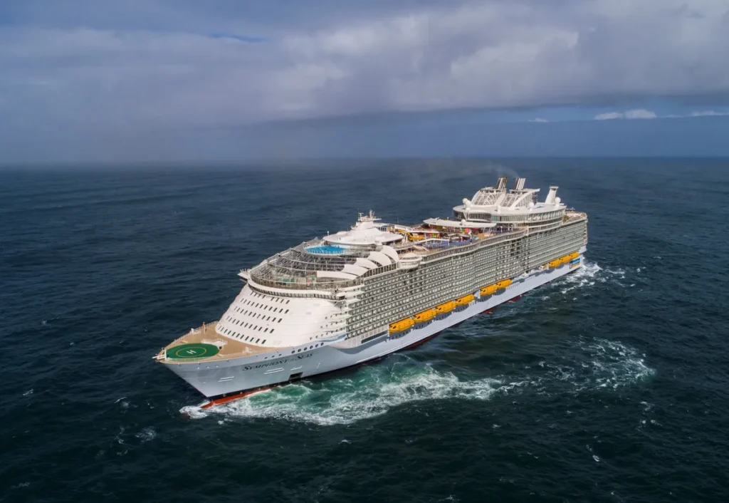 Symphony of the Seas in Nassau port