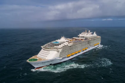 Symphony of the Seas in Nassau port