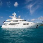 38m Royal Hakvoort motor yacht Perle Bleue cruising at sea