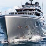 45m Sanlorenzo Alloy superyacht Pandion Pearl cruising at sea
